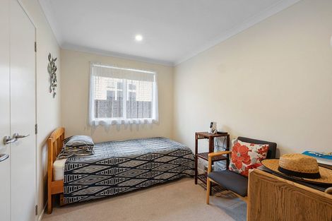 Photo of property in 48 Wallace Place, Westown, New Plymouth, 4310