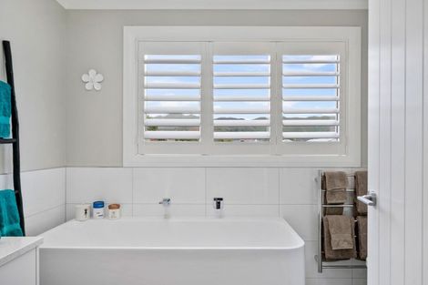 Photo of property in 8 Saint Columbans Grove, Boulcott, Lower Hutt, 5010