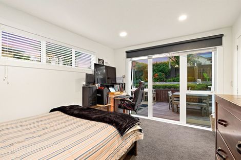 Photo of property in 6 Miri Road, Rothesay Bay, Auckland, 0630