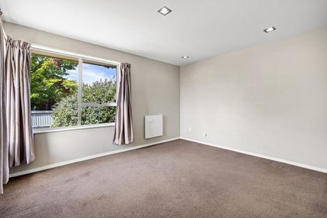 Photo of property in 27 Denniston Crescent, Redwood, Christchurch, 8051