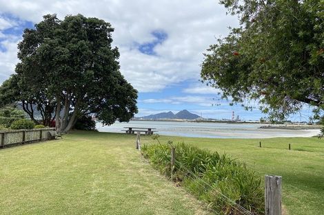 Photo of property in 52 One Tree Point Road, One Tree Point, 0118