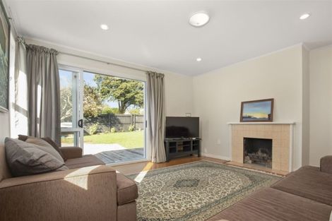Photo of property in 6 Hobson Drive, Panmure, Auckland, 1072