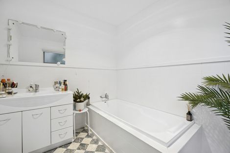 Photo of property in 213 Somerville Street, Shiel Hill, Dunedin, 9013