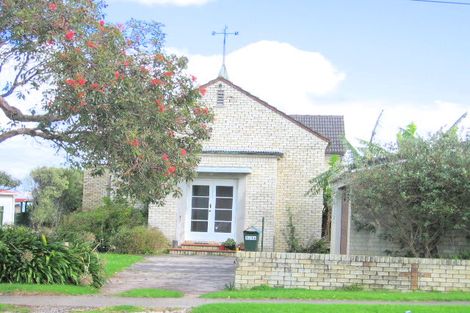 Photo of property in 1/121 Bucklands Beach Road, Bucklands Beach, Auckland, 2012