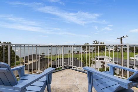 Photo of property in 33 Harbour View Road, Omokoroa, 3114