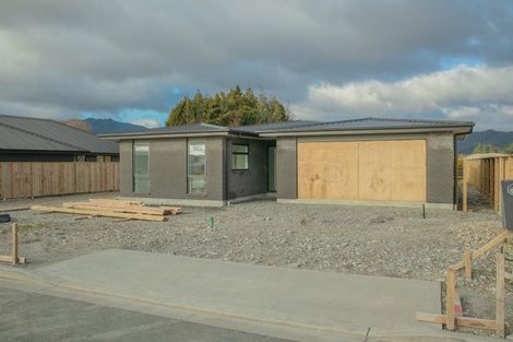 Photo of property in 10a Hinau Crescent, Kaiata, Greymouth, 7805