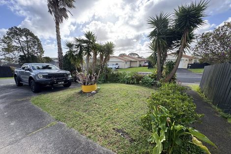 Photo of property in 2 Thomas Rea Place, Te Atatu South, Auckland, 0610