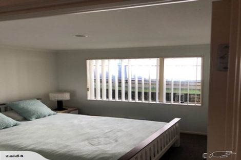 Photo of property in 15 Condor Place, Unsworth Heights, Auckland, 0632