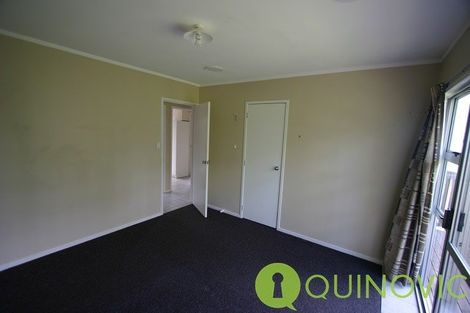 Photo of property in 2/23 Luckens Road, West Harbour, Auckland, 0618
