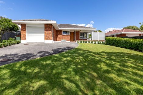 Photo of property in 1a Compass Place, Te Atatu Peninsula, Auckland, 0610