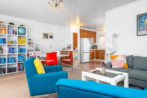 Photo of property in 2/92 Mill Road, Kensington, Whangarei, 0112