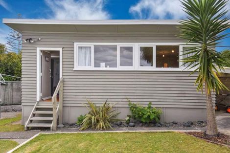 Photo of property in 12 Currey Crescent, Milford, Auckland, 0620