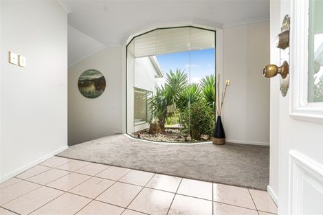 Photo of property in 10 Sandpiper Grove, Unsworth Heights, Auckland, 0632