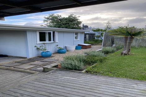 Photo of property in 38 Hauraki Road, Leigh, Warkworth, 0985