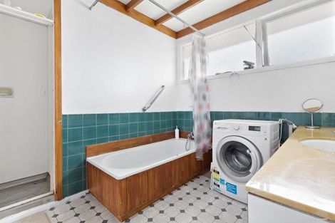 Photo of property in 4 Kaweka Street, New Lynn, Auckland, 0600