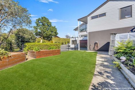 Photo of property in 37 Hikanui Drive, Havelock North, 4130