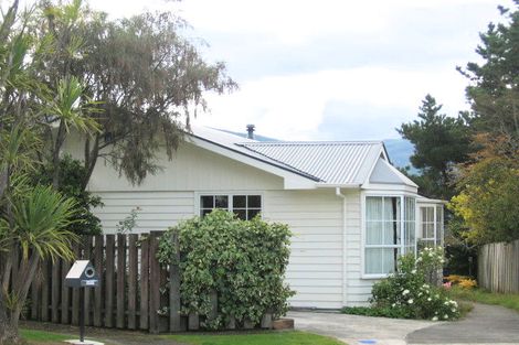Photo of property in 9 Dunrobin Grove, Silverstream, Upper Hutt, 5019