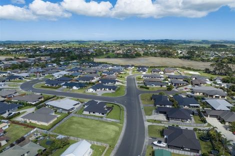 Photo of property in 66 Harbour Crest Drive, Waiuku, 2123