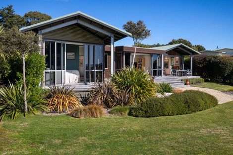 Photo of property in 42 Selwyn Street, Pohara, Takaka, 7183