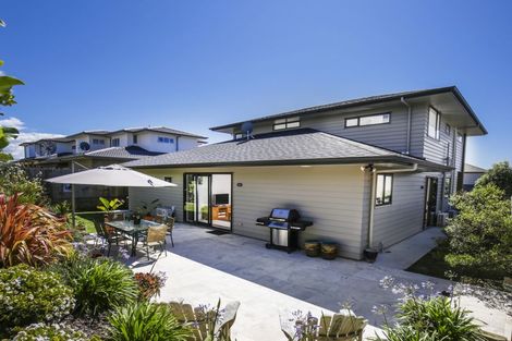 Photo of property in 14 Midhurst Avenue, Henderson, Auckland, 0612