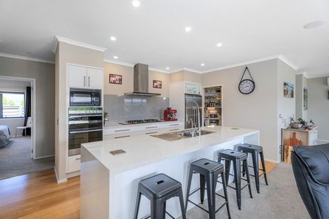 Photo of property in 6 Roseberry Place, Whitianga, 3510