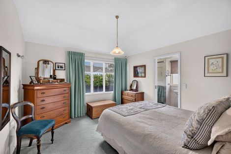 Photo of property in 8 Phoenix Place, Havelock North, 4130