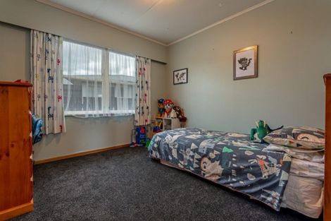 Photo of property in 86 Wikiriwhi Crescent, Awapuni, Palmerston North, 4412