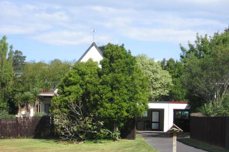 Photo of property in 2/5 Palliser Lane, Browns Bay, Auckland, 0630