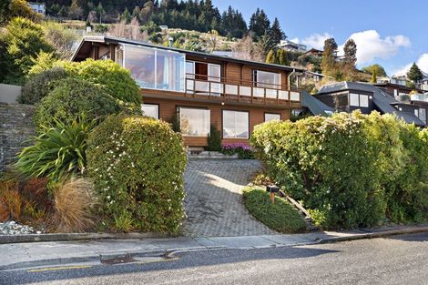 Photo of property in 20 Earnslaw Terrace, Queenstown, 9300