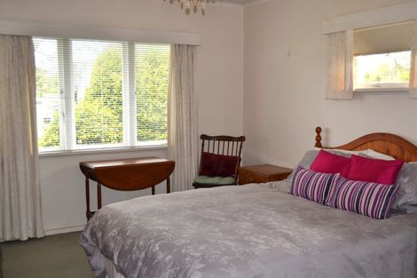 Photo of property in 2 Freyberg Crescent, Pukekohe, 2120