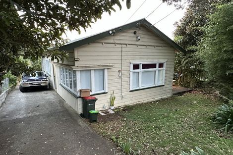 Photo of property in 34 Sutherland Road, Point Chevalier, Auckland, 1025
