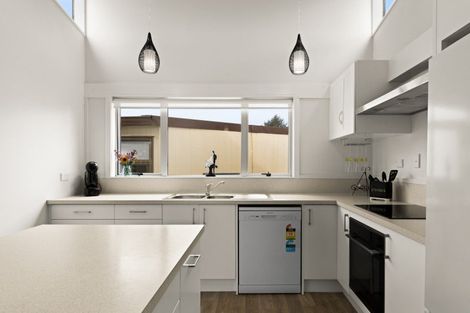 Photo of property in 106 Avondale Road, Taradale, Napier, 4112