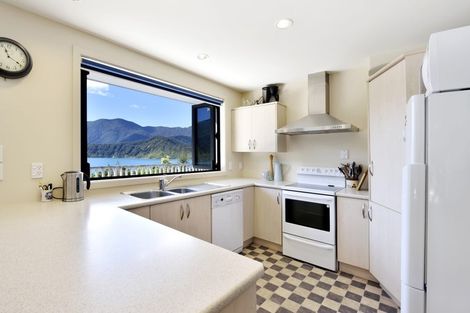 Photo of property in 20 Worlds End Road, Tennyson Inlet, 7195