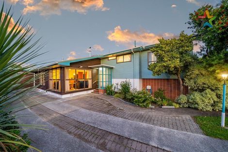 Photo of property in 27 Holyoake Crescent, Avalon, Lower Hutt, 5011