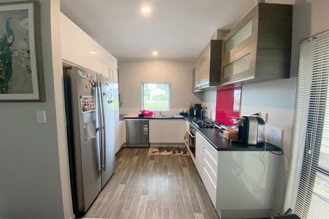 Photo of property in 32 Tutuwhatu Crescent, Weymouth, Auckland, 2103