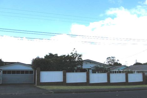 Photo of property in 2/94 East Coast Road, Milford, Auckland, 0620