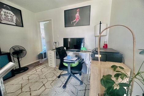 Photo of property in 45c Seon Place, Birkdale, Auckland, 0626