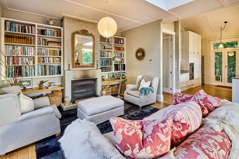 Photo of property in 18 Harbour View Road, Northland, Wellington, 6012