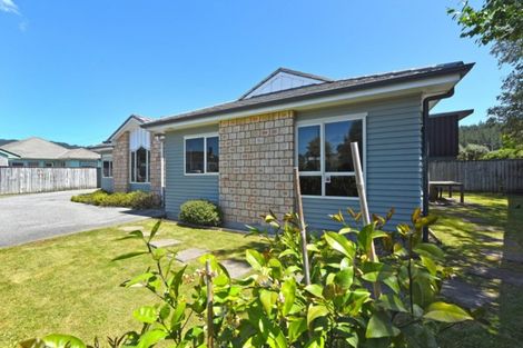 Photo of property in 2a Field Street, Silverstream, Upper Hutt, 5019