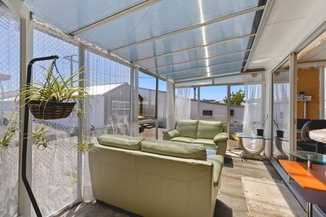 Photo of property in 9 Roy Terrace, Moturoa, New Plymouth, 4310