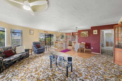 Photo of property in 24 Scott Avenue, Otaki Beach, Otaki, 5512