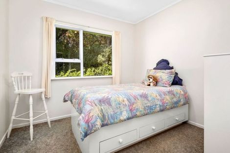 Photo of property in 12 Kinapori Terrace, Newlands, Wellington, 6037