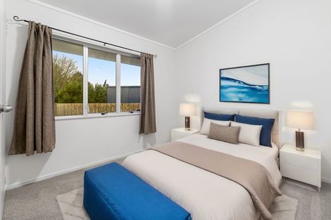 Photo of property in 25 Pukeroa Place, Papakura, 2110