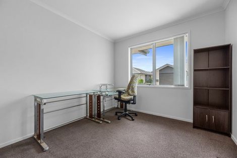 Photo of property in 16 Crest Way, Papamoa, 3118