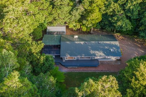 Photo of property in 11 Scenic Drive, Hillpark, Auckland, 2102