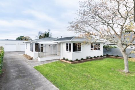 Photo of property in 4 Sutherland Crescent, Westbrook, Palmerston North, 4412