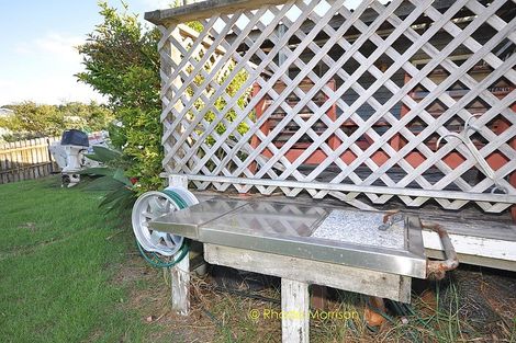 Photo of property in 32 Sandy Beach Road, Tinopai, 0593