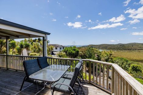 Photo of property in 1 Waterview Place, Haruru, 0204