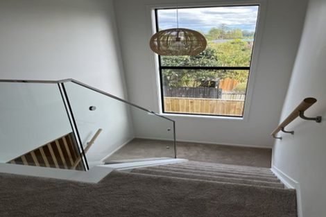 Photo of property in 27f Dawnhaven Drive, Te Atatu Peninsula, Auckland, 0610