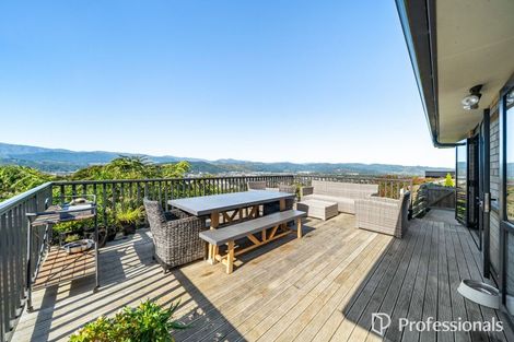 Photo of property in 35 Percy Kinsman Crescent, Riverstone Terraces, Upper Hutt, 5018